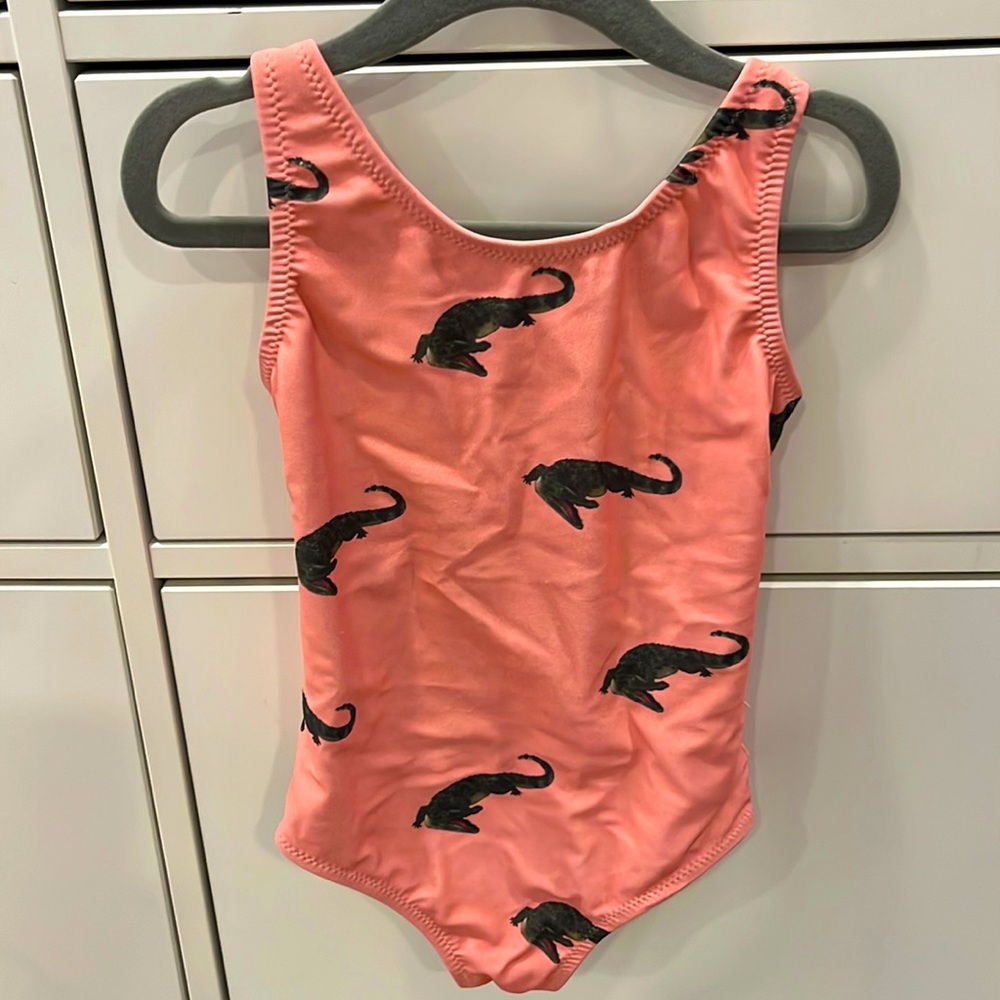 OAS girls bathing suit size 4-5, 110CM